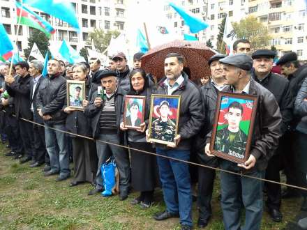 Siyahıda adı çıxmayan şəhidin vərəsələri nə etməli? - RƏSMİ QURUMDAN CAVAB +