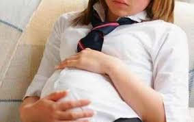 Şamaxıda 15 yaşlı şagird direktor müavinindən hamilə qaldı – SENSASİON OLAY