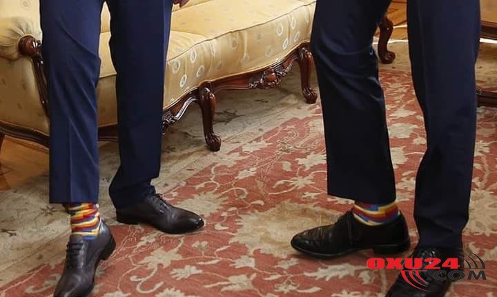 Ermənistan bayrağı baş nazirlərin ayaqlarında… – Ermənilər ayağa qalxdı