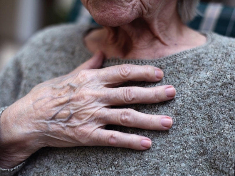 20 yaşlı oğlan 100 yaşlı arvadı zorladı - FOTO