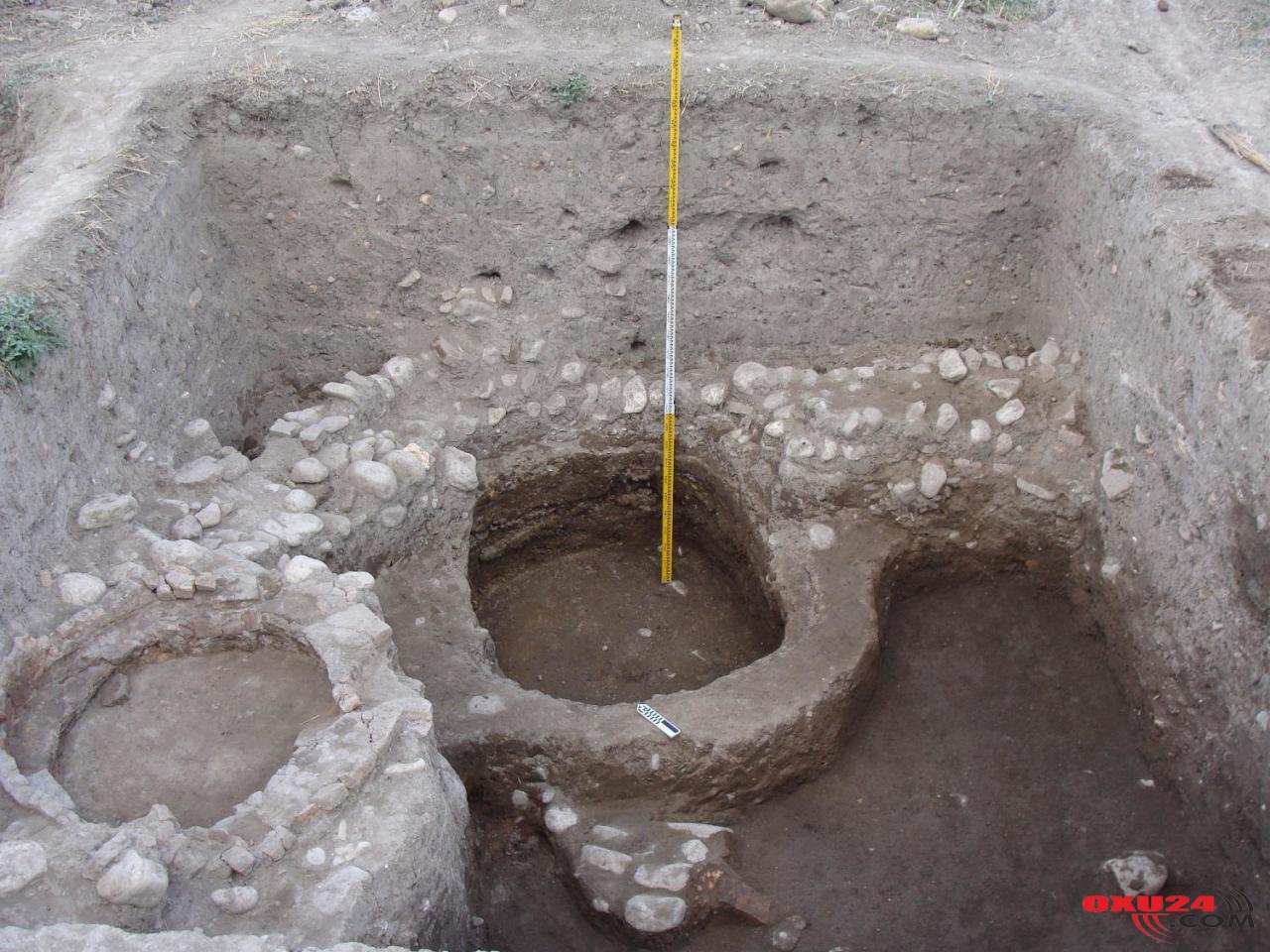 Azərbaycanda yeni çəkilən yolun altından görün nə çıxdı - FOTOLAR