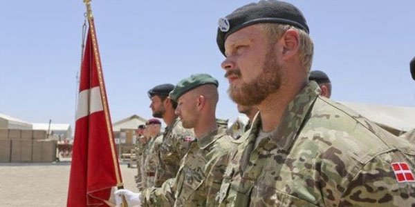 Baş Qərargah rəisinin sevgilisinə mayor rütbəsi verdiyi üzə çıxdı