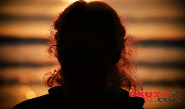 18 yaşlı qız itkin düşdü