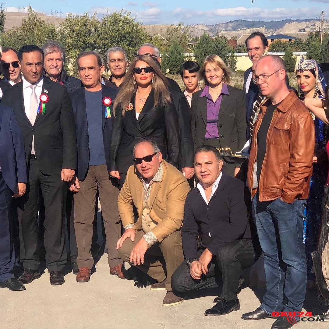 İş adamı Aygün Kazımovaya nə qədər pul  verib? - Əhmədovla  Kazımova  qırmızı  lenti kəsdi +VİDEO