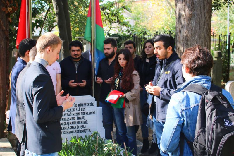 Əli Bəy Hüseynzadə Bayraq Günü münasibəti ilə İstanbulda yad edildi