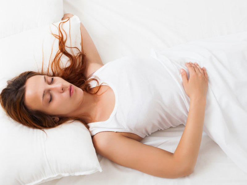 Yuxudan gec oyanan qadınların nəzərinə - Süd vəzi xərçənginə yoluxa biləsiniz