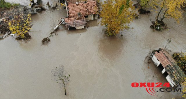 Sel fəlakəti: Ölən var - Məktəblərdə tətil elan edildi