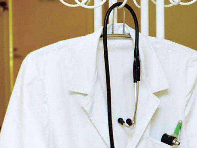 Azərbaycanda tanınmış cərrah iş başında öldü