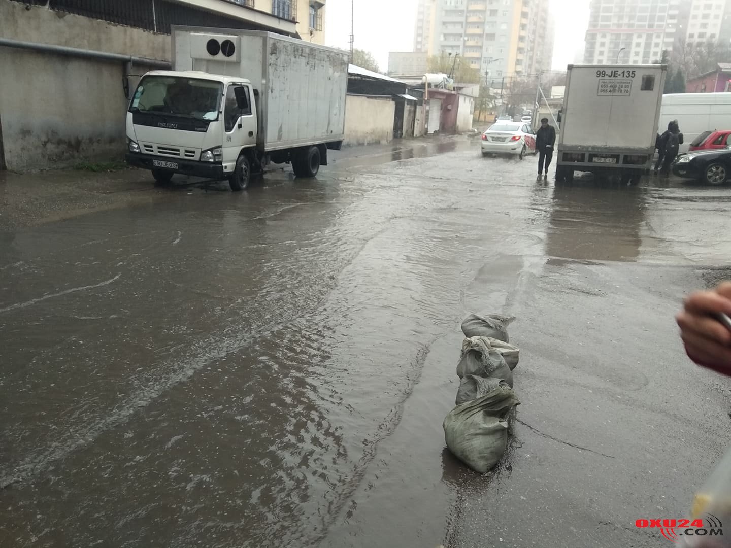 Bakını sel apardı (VİDEO)