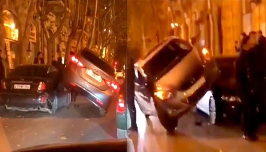 Bakıda qəza: \\\"Hyundai\\\" \\\"Ford\\\"un üstünə çıxdı – VİDEO