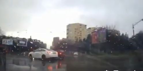 Bakıda dəhşətli anlar: Qadın sürücü belə qəza törətdi