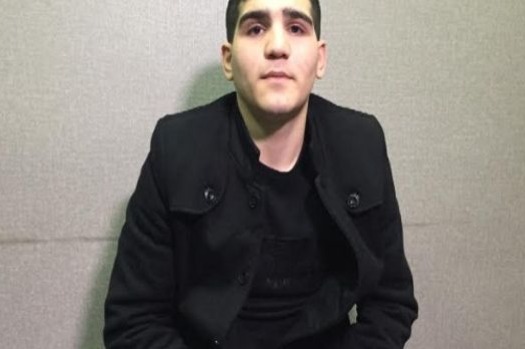 Əvvəl qarət etdi, sonra 10 manat yolpulu qaytardı - VİDEO