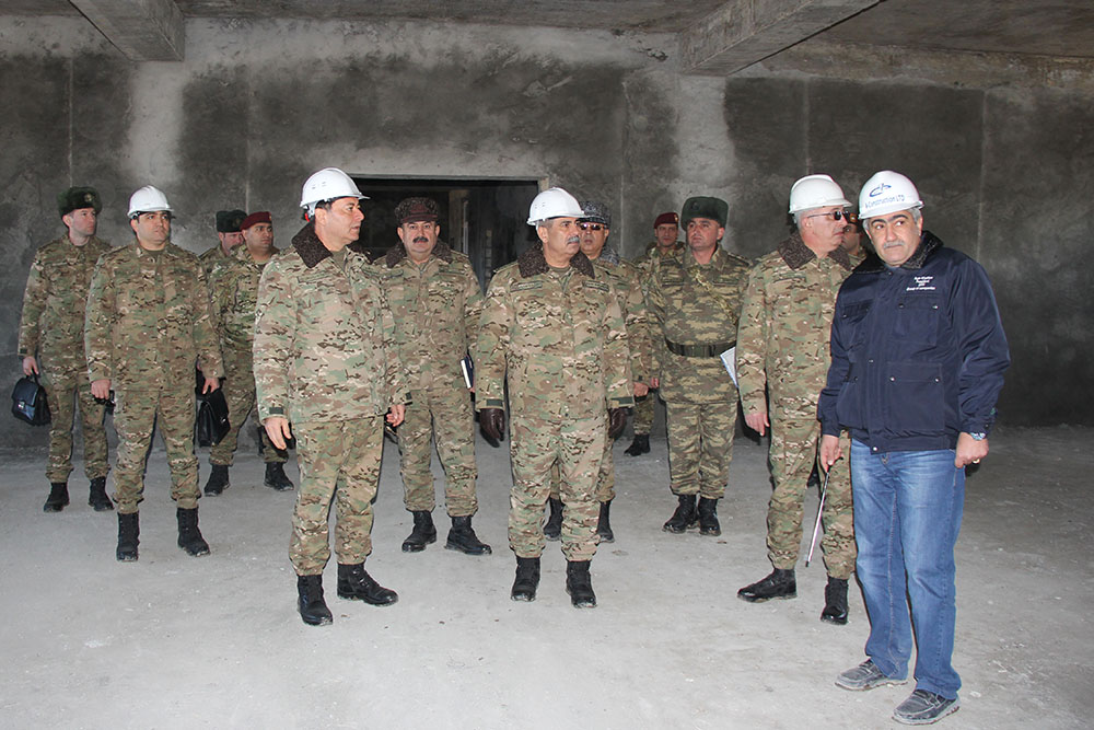 Azərbaycan düşmənə qarşı əsgər hazırlayan hərbi hissə tikir - General ərazidədir