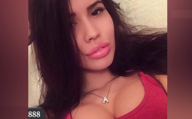 Erməni qızlardan qəribə aksiya - Azərbaycan kişiləri üçün soyundular