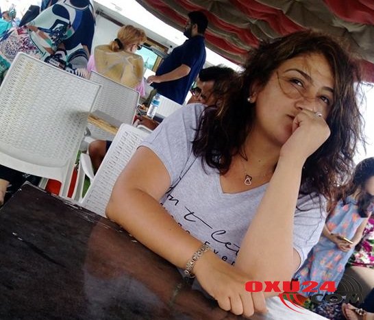 Azərbaycanlı Qadın Yazar Erotik Şeirini Paylaşdı: “Tələsmə, Yavaş-Yavaş…”