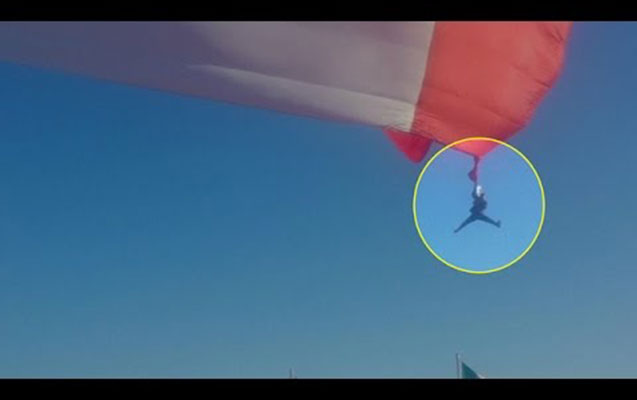 Bayraqla birlikdə havaya qalxan əsgər yerə çırpıldı