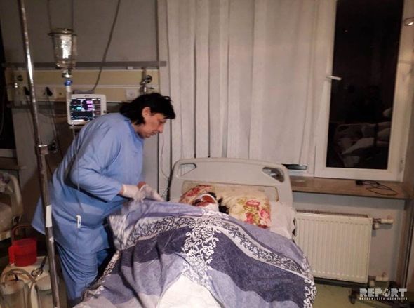 Ər arvadını və qayınanasını baltaladı, evi yandırdı — Bərdədə dəhşətli cinayət (FOTOLAR)