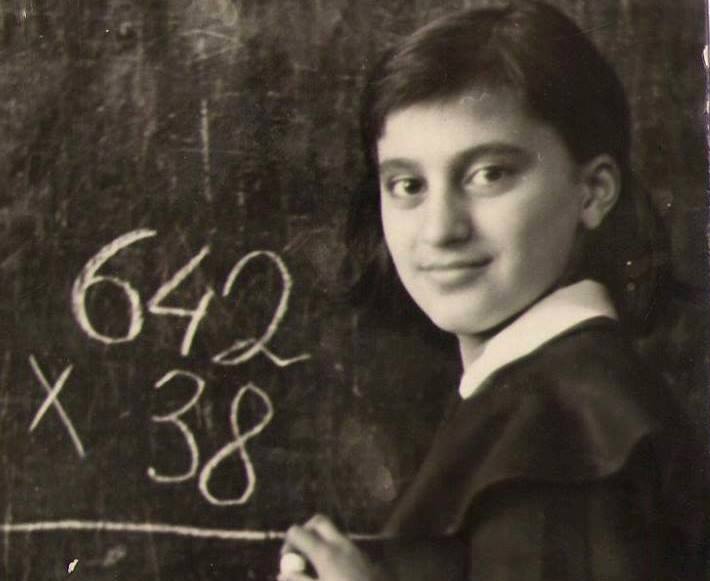 Tanıdığınız tanışlar: Nazir qızını tanıya bildiniz?..