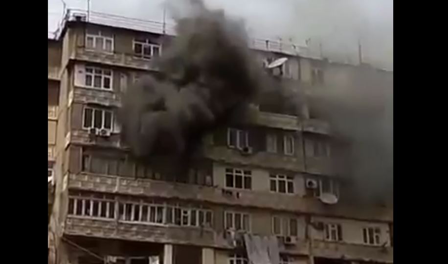 Son dəqiqə:Bakıda bina yanır