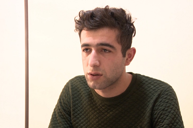 Gözətçi işlədiyi yerdən toyuqları oğurlayıb satdı - VİDEO