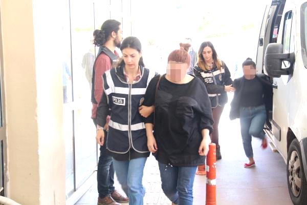 Polisdən fahişələrə qarşı əməliyyat: Tutulanlar arasında mühəndis də var