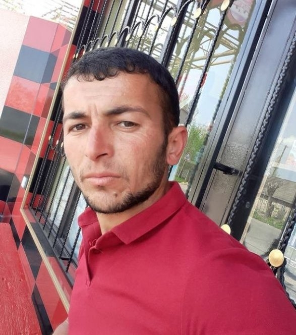 Gürcü polis azərbaycanlı gənci döydü