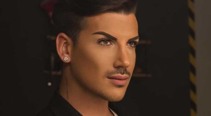 Cinsiyyət orqanını canlı yayımda göstərən DJ həbs edilə bilər — Türkiyədə biabırçılıq