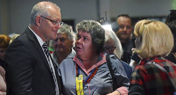 Baş nazirin başına yumurta vurdular