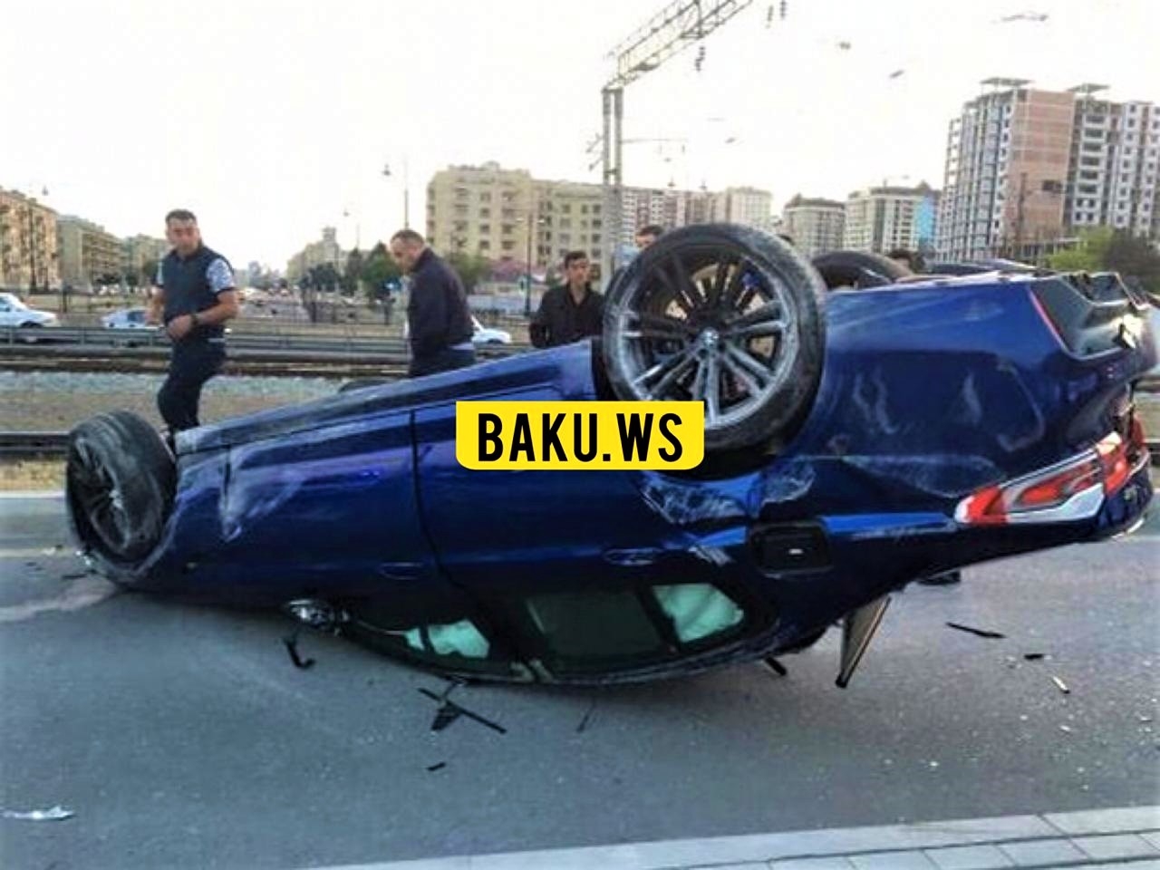 Bakıda qiyməti 160 min dollar olan BMW aşdı