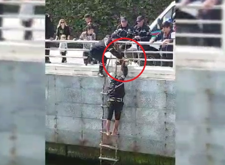 Bakıda insanlıq dərsi!FHN dənizə düşmüş pişiyi belə xilas etdi