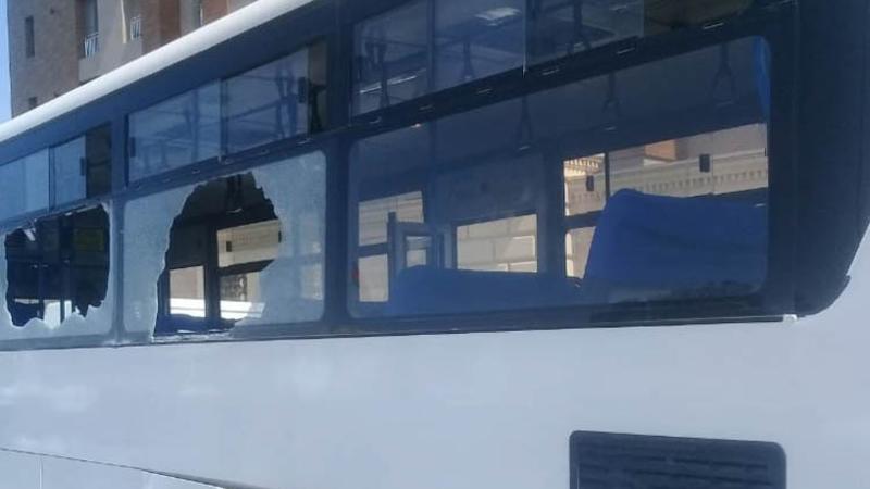 Bakıda dəhşətli qəza:avtobus kranla toqquşdu