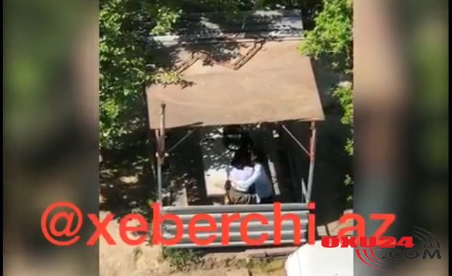 Bakıda iki məktəbli qız intim əlaqəyə girdi - FOTO