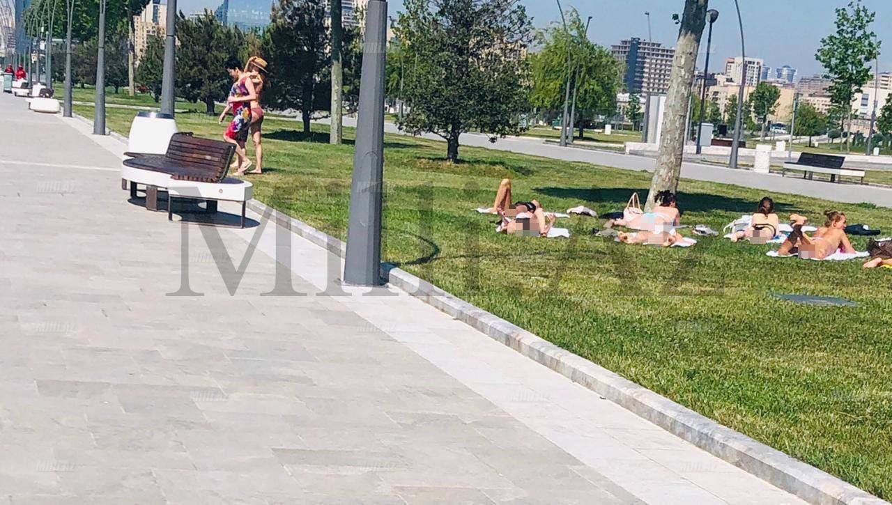 Bakı bulvarında qızlar  lüt  şəkil çəkdirdi