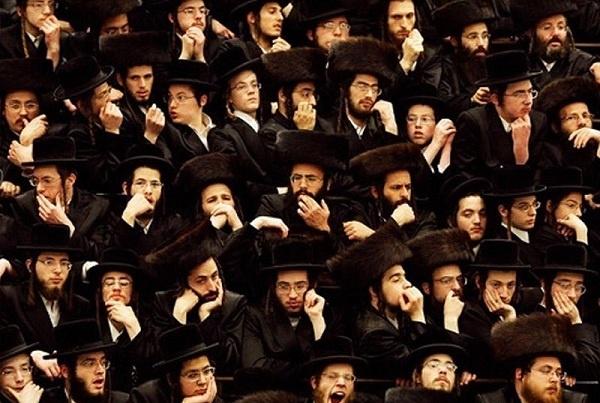 Nə üçün yəhudilər qara geyinirlər?