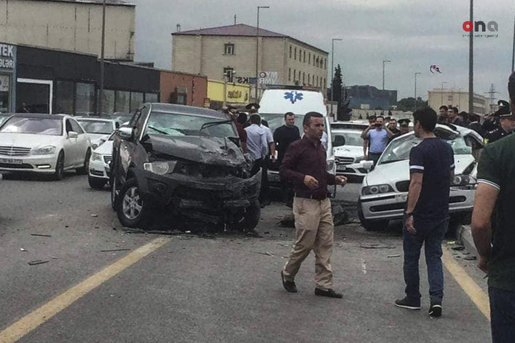 Bakıda dəhşətli qəza: Ata və oğul öldü