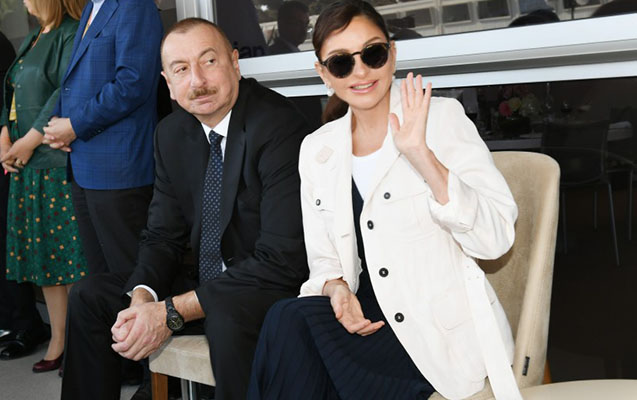 Prezident ailəsi ilə stadionda - Finalı izləyir