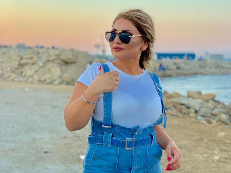 Şəbnəmin alt paltarı göründü, tənqid edildi - FOTO