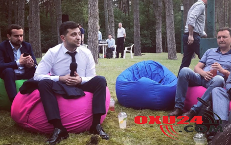 Zelenski meşədə mətbuat konfransı keçirdi - Fotolar