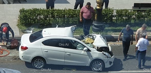 Bakıda ağır qəza: Maşından iki qadın çıxardılar - FOTO