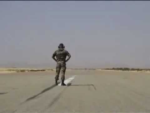 Türkiyədə savaş təyyarəsi əsgərin üzərindən KEÇDİ - ANBAAN VİDEO