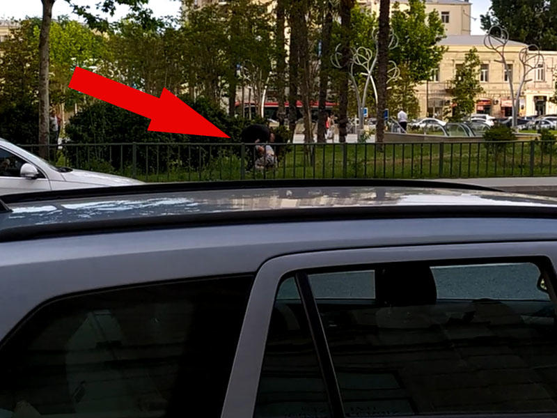 Bakının mərkəzində BİABIRÇILIQ - Oğlan qızı parkda...