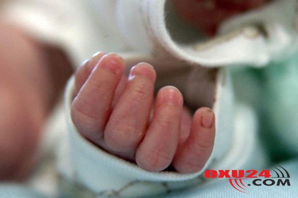 Körpə gölməçədə boğularaq öldü - Azərbaycanda