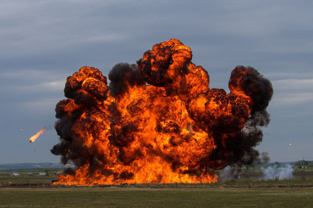 SON DƏQİQƏ!Qazaxıstanda silah anbarı partladı