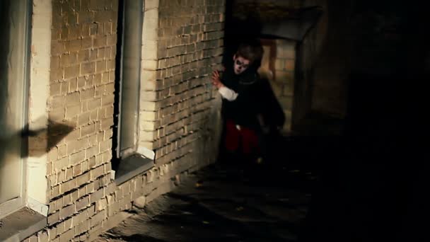 Dəhşətli görüntü: Dəniz kənarında zombilər peydə oldu,qumu cırmaqlayır,yerdə sürünürlər