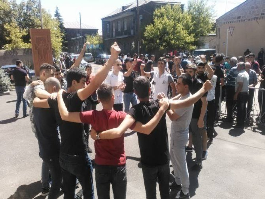 Erməni valideynlər şokda: 18 erməni cağrışçı Qarabağda yoxa çıxıb