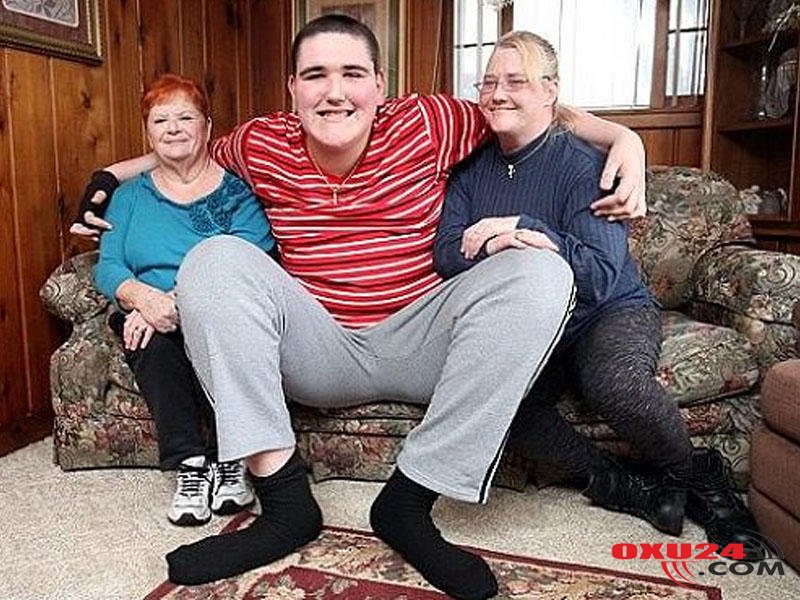 Dünyanın ən hündür gənci - FOTO