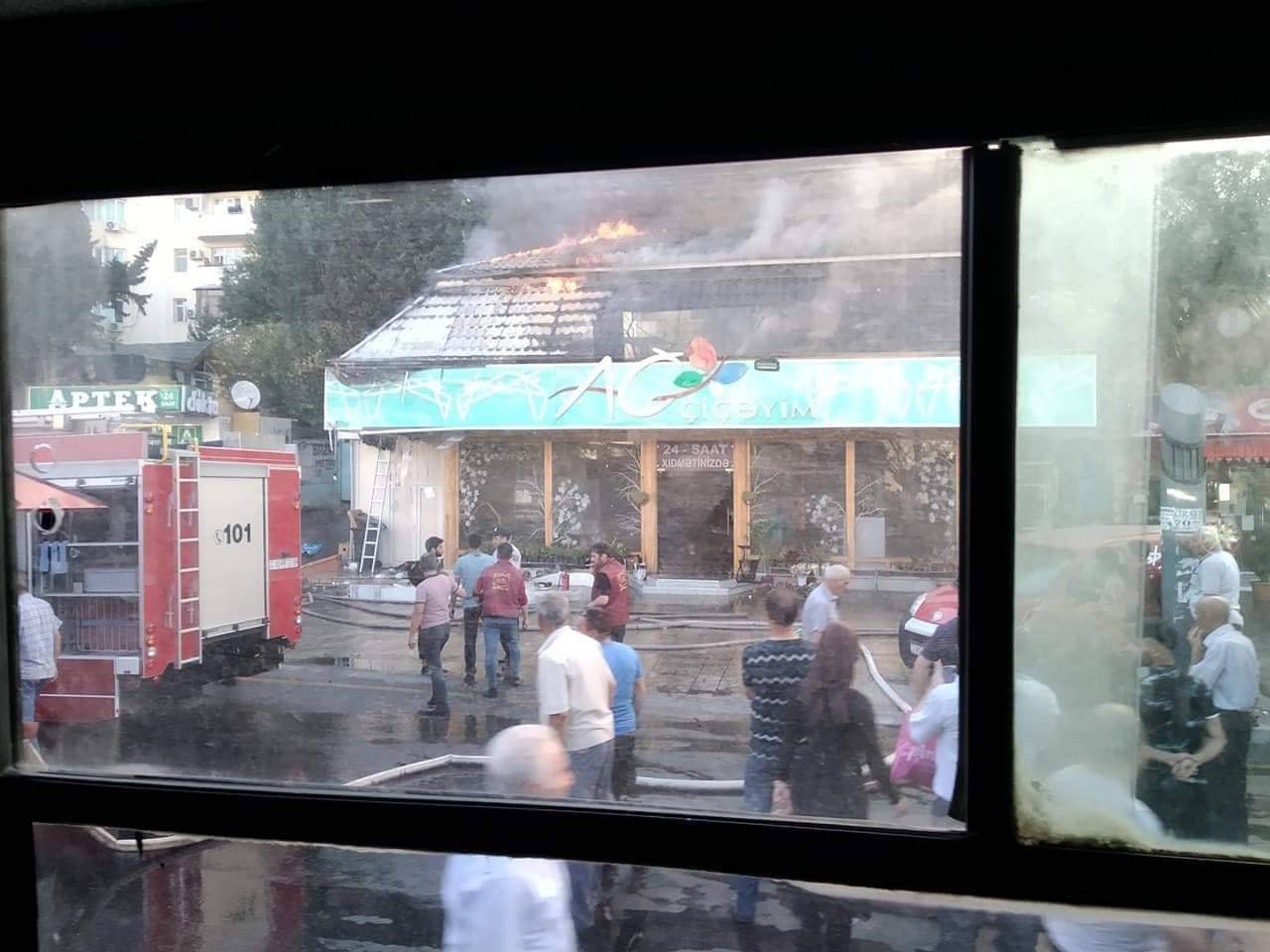 \\\"Ağ Çiçəyim\\\" yanır