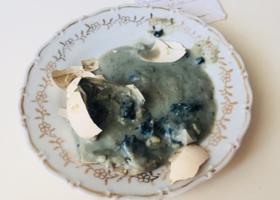 Bakıda alınan yumurtanın içindən görün nə çıxdı