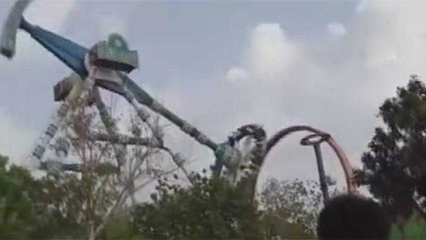 Dəhşətli görüntü:Karusel qırıldı, ölənlər var
