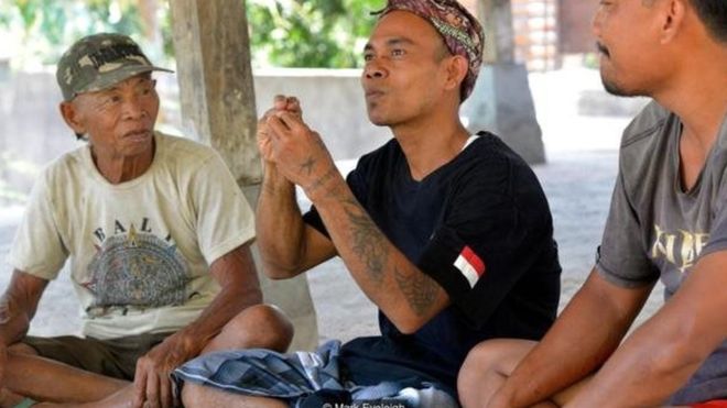 Əksəriyyətin işarə dili ilə danışdığı qəsəbə